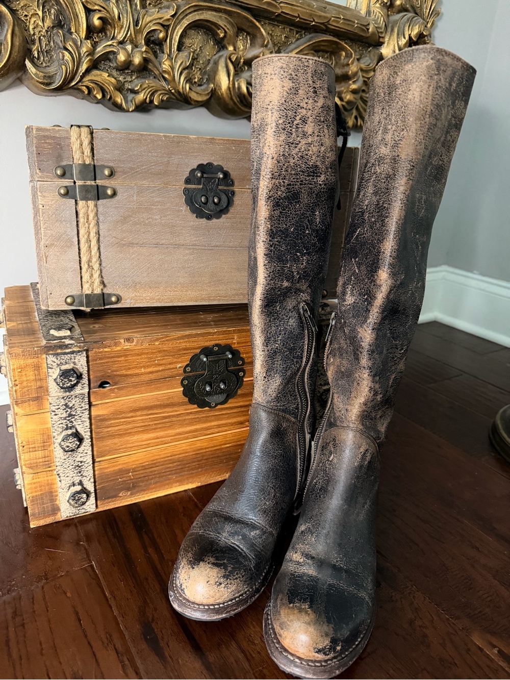 Bed|Stü Manchester Distressed Leather Knee-High Boots